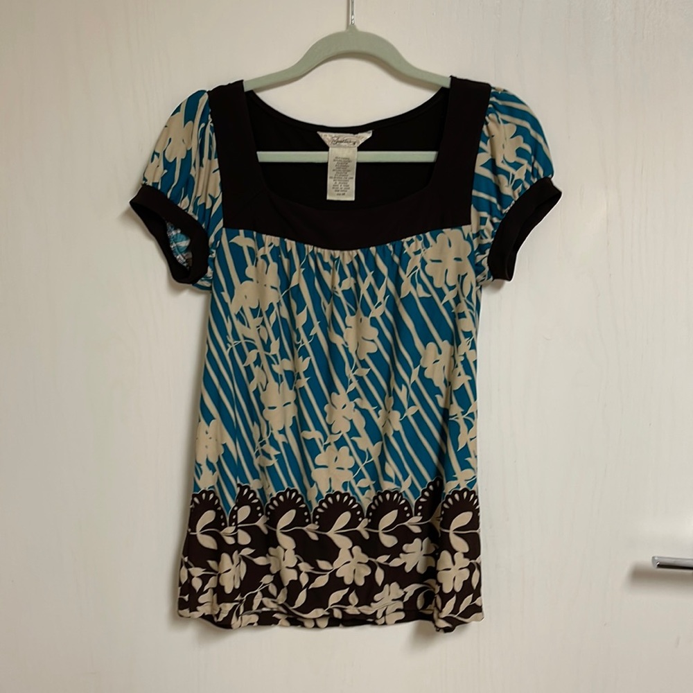 Medium short sleeve blouse